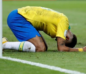 PANDA-内马尔爆冷击败TES，高光表现引爆全场！的简单介绍